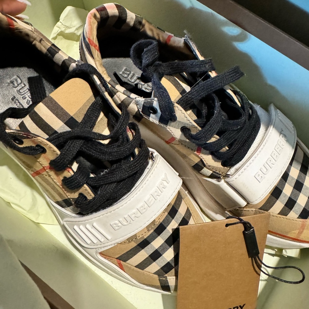 Authentic Burberry check and leather sneaker